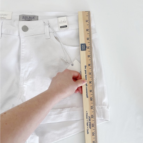 Judy Blue White Mid Rise Tummy Control Frayed Cuffed Denim Shorts XL JB1588 New - Picture 6 of 12